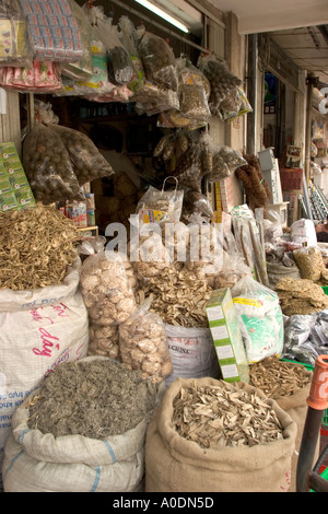 Vietnam Ho Chi Minh City Saigon Cholon Chinatown sacchi di fragranti erbe officinali Foto Stock