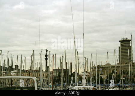 Statua di Colombo visto dal porto Barcellona Catalonia Spagna Foto Stock