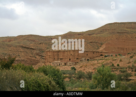 Case di loess Parco naturale Sierra de Huetor vicino a Granada Andalusia Spagna del Sud Europa Foto Stock