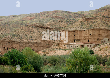 Case di loess Parco naturale Sierra de Huetor vicino a Granada Andalusia Spagna del Sud Europa Foto Stock