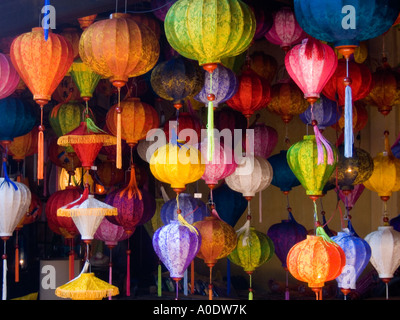Lanterne orientali display, Hoi An, Vietnam, sud-est asiatico. Foto Stock
