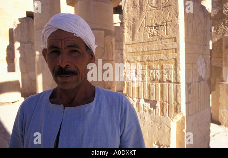 Guida Tempio di Hatshepsut Luxor Egitto Foto Stock