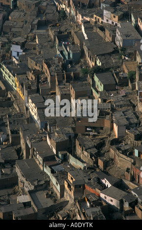 Vista su alloggiamento dal Cerro San Cristobal Lima Peru Foto Stock