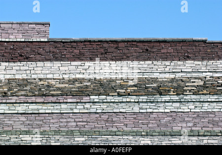 Welsh Slate il rivestimento sulla parete esterna del Wales Millennium Centre Cardiff Bay South Wales UK Foto Stock