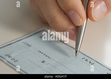 Primo piano della scrittura a mano controllare Foto Stock