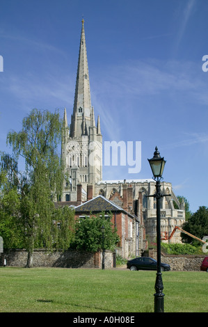 Cattedrale di Norwich Norwich Norfolk Inghilterra Foto Stock