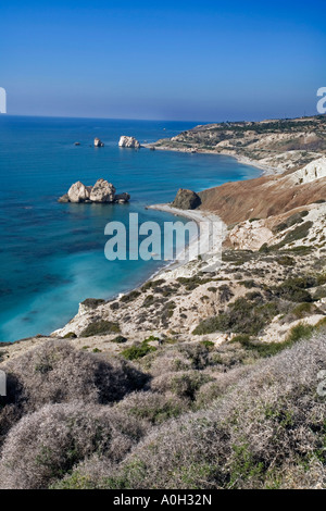 Luogo di nascita AFRODITES Cipro può essere visto come il più lontano le rocce vicino all'orizzonte. Foto Stock