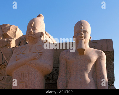 Le statue dei faraoni al Tempio di Karnak Egitto Foto Stock