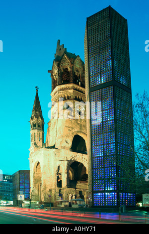 Berlin Schoeneberg Kaiser Wilhelm Memorial Church twilight Foto Stock