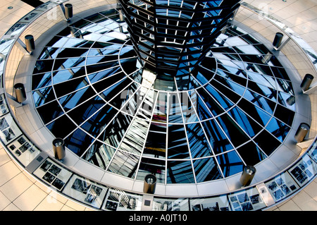 Dettaglio della nuova cupola di vetro sopra il Reichstag di Berlino Foto Stock