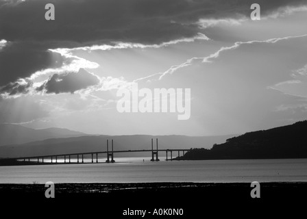 Kessock Bridge che porta la A9 sopra la, Moray Firth, Inverness, Scozia Foto Stock