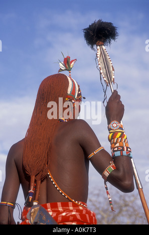 Samburu guerriero o moran con cordone tradizionale collane Foto Stock