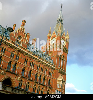 Stazione ferroviaria internazionale di St Pancras Station London Inghilterra England Foto Stock