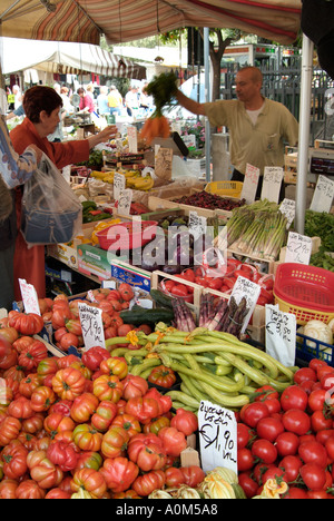 Martedì mercato a Diano Marina Liguria Italia Foto Stock