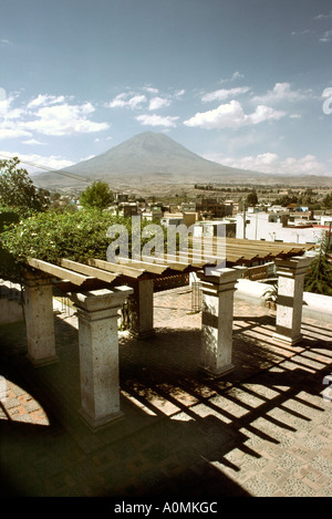 Il Perù Arequipa El Misti Vulcano da Yanahuara Foto Stock