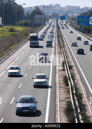 Vicino a Torremolinos Costa del Sol Malaga Provincia Spagna traffico su autostrada A7 Foto Stock