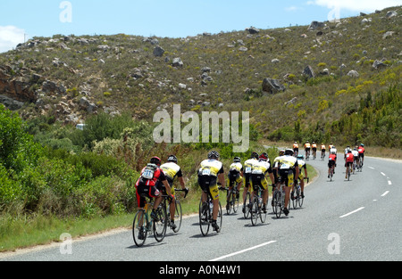 Il potere di pedale associazioni secolo doppia gara ciclistica Western Cape South Africa RSA Tradouw Pass Foto Stock