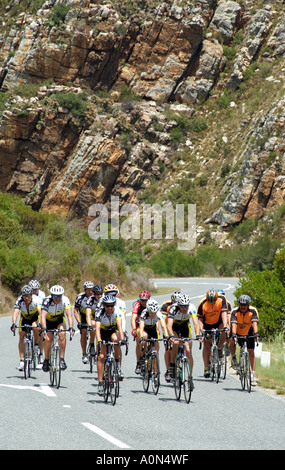 Il potere di pedale associazioni secolo doppia gara ciclistica Western Cape South Africa RSA Tradouw Pass Foto Stock