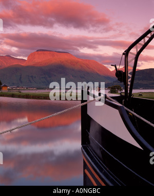 Il Caledonian Canal e Ben Nevis, Corpach, vicino a Fort William, Lochaber, Highland, Scotland, Regno Unito Foto Stock