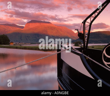 Il Caledonian Canal e Ben Nevis, Corpach, vicino a Fort William, Lochaber, Highland, Scotland, Regno Unito Foto Stock