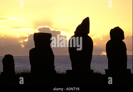 Rapa Nui statue di Ahu Tahai Foto Stock