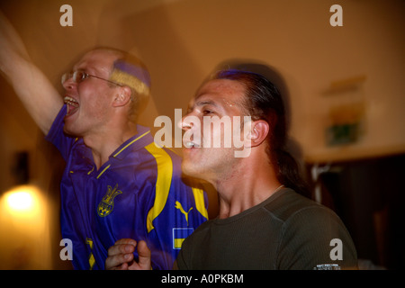 L'Ucraina sconfiggere Arabia Saudita 4-0, 2006 Coppa del Mondo di calcio, Ucraino Social Club, London Foto Stock