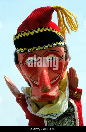 Signor punzone vicino fino dettaglio puppet Punch e Judy mostrano i divertimenti per i bambini Inghilterra turismo travel UK Umorismo inglese comedy Foto Stock