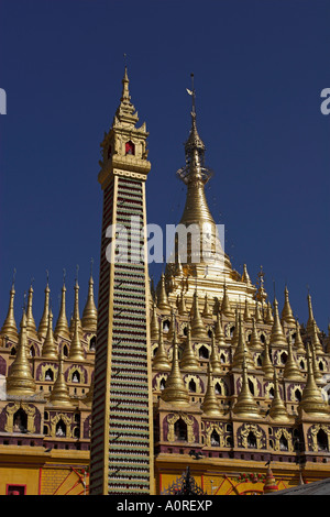 Thanboddhay Paya costruito nel XX secolo da Moehnyin Sayadaw detto contenere oltre 500000 immagini di Buddha Monywa Sagaing Foto Stock