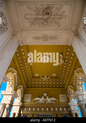 La Gloriette piattaforma di osservazione in cima alla collina dal giardino follia archway nel Palazzo di Schonbrunn Giardini Vienna Austria Foto Stock