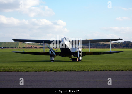 Il classico ali de Havilland Dragon rapide che offre voli panoramici da Duxford aerodrome Foto Stock