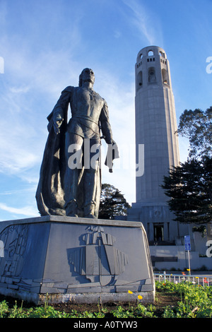 Mounment per i vigili del fuoco di San Francisco chiamato Torre Coit sul Telegraph Hill in San Francisco California una attrazione turistica Foto Stock