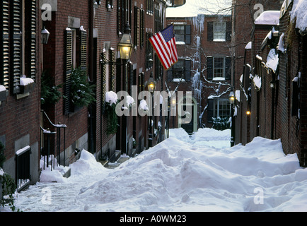 Snow bound Acorn Street su Beacon Hill a Boston Foto Stock
