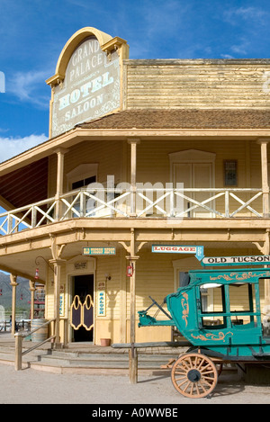 Il Grand Hotel Palace Saloon e diligenze a Tucson Studios Foto Stock