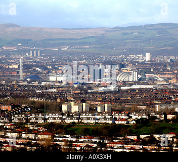 La città di Glasgow LTR torre di Glasgow Science Centre NUOVO EDIFICIO DELLA BBC l'armadillo E IL PONTE SQUINTY Fiume Clyde appena Foto Stock
