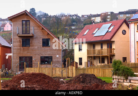 Auto costruire case ecologiche in costruzione all'Ashley Vale sito in Inghilterra Bristol REGNO UNITO Foto Stock