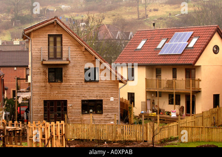 Auto costruire case ecologiche in costruzione all'Ashley Vale sito in Inghilterra Bristol REGNO UNITO Foto Stock