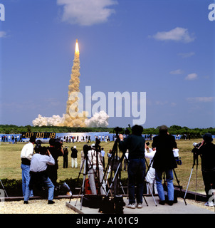 Shuttle Endeavour lancio STS 100 KSC NASA Cape Canaveral Florida USA Foto Stock