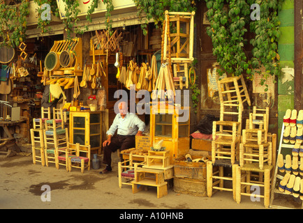 La siria Damasco città vecchia officina per la produzione di legno e mobili di paglia Foto Stock