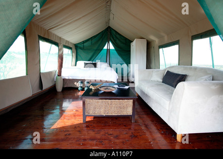 Tenda di lusso in Gunya Titjikala, un esclusivo aboriginal safari resort nei pressi di Alice Springs, Red Centre, Australia centrale Foto Stock