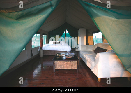 Tenda di lusso in Gunya Titjikala, un esclusivo aboriginal safari resort nei pressi di Alice Springs, Red Centre, Australia centrale Foto Stock