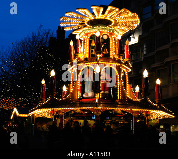 Il tedesco mercatino di Natale birra in stallo street Birmingham U K Foto Stock