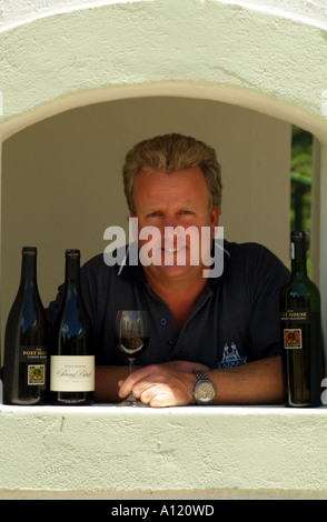 Nick Gebers enologo e proprietario della casa di posta cantina station wagon Stellenbosch western cape South Africa RSA Foto Stock