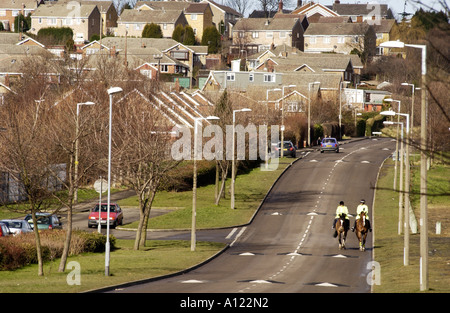 Montato pattuglia di polizia in Lundwood Yorkshire John Robertson 2005 Foto Stock