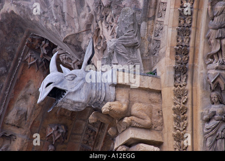 "Gargoyle sul 'west front' della cattedrale di Reims' Foto Stock