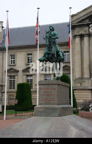 'Statue di 'Jeanne d'Arc' su un cavallo, "1412-1431", Reims, 'Champagne-Ardenne', Francia " Foto Stock