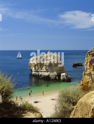 Il Portogallo Algarve Sao Rafael beach vicino a spiaggia di Albufeira e scogliere in estate Foto Stock