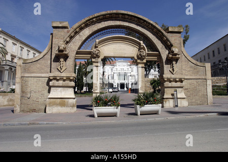 Arcata su La Milagrosa che conduce alla Casa de Misericordia Cartagena Murcia Spagna Foto Stock