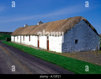 dh Laidhay Croft Museum DUNBEATH CAITHNESS imbiancato bianco cottage con tetto di paglia esterno regno unito scozia bianco fattoria Foto Stock