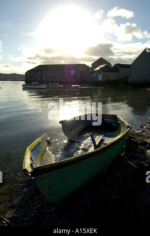 Barche di tutte le forme e le descrizioni nelle acque intorno a Plymouth, Regno Unito. Foto Stock