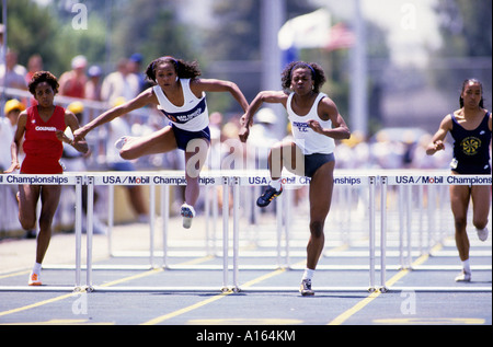 Stock digitale immagine femminile di atleti impegnati in pista soddisfare Foto Stock